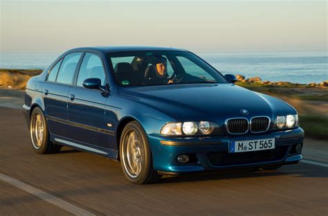 e39 m5 from 0-62mph in 5.3 seconds and on to an electronically capped top speed of 155mph. While performance is a key element of any M car, handling is just as vital to its make-up.